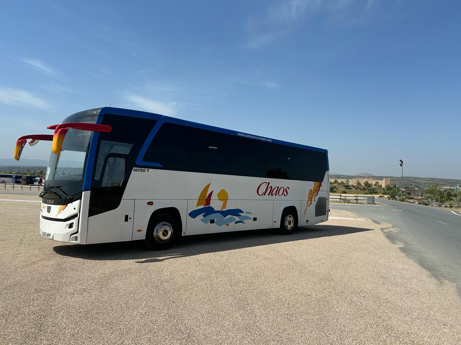 Autobús en el parking de Puy du Fou España