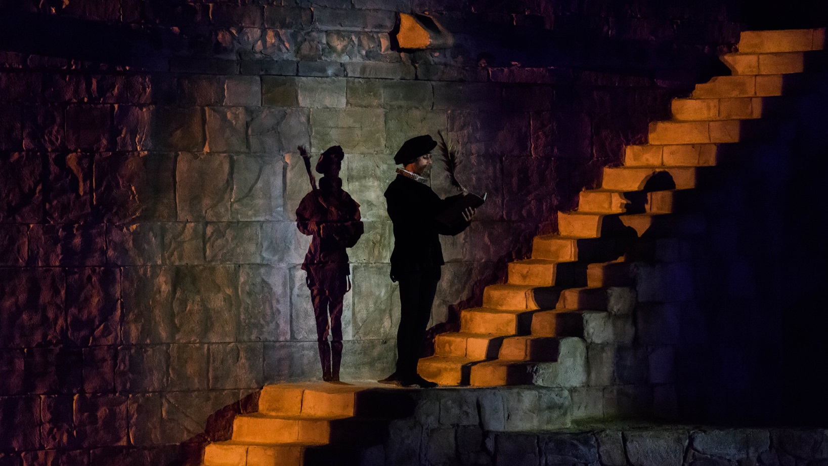Cervantes en las escaleras de El Sueño de Toledo