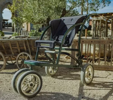 Carrito de niño para alquilar en Puy du Fou España