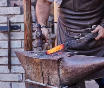 Artesanos Puestos y Talleres Puy du Fou España