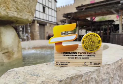 Premio de Mejor Empresa Turística a Puy du Fou España Premio de Mejor Empresa Turística a Puy du Fou España