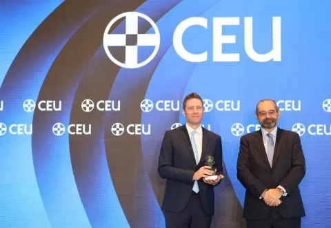 Puy du Fou España recibe el premio CEU