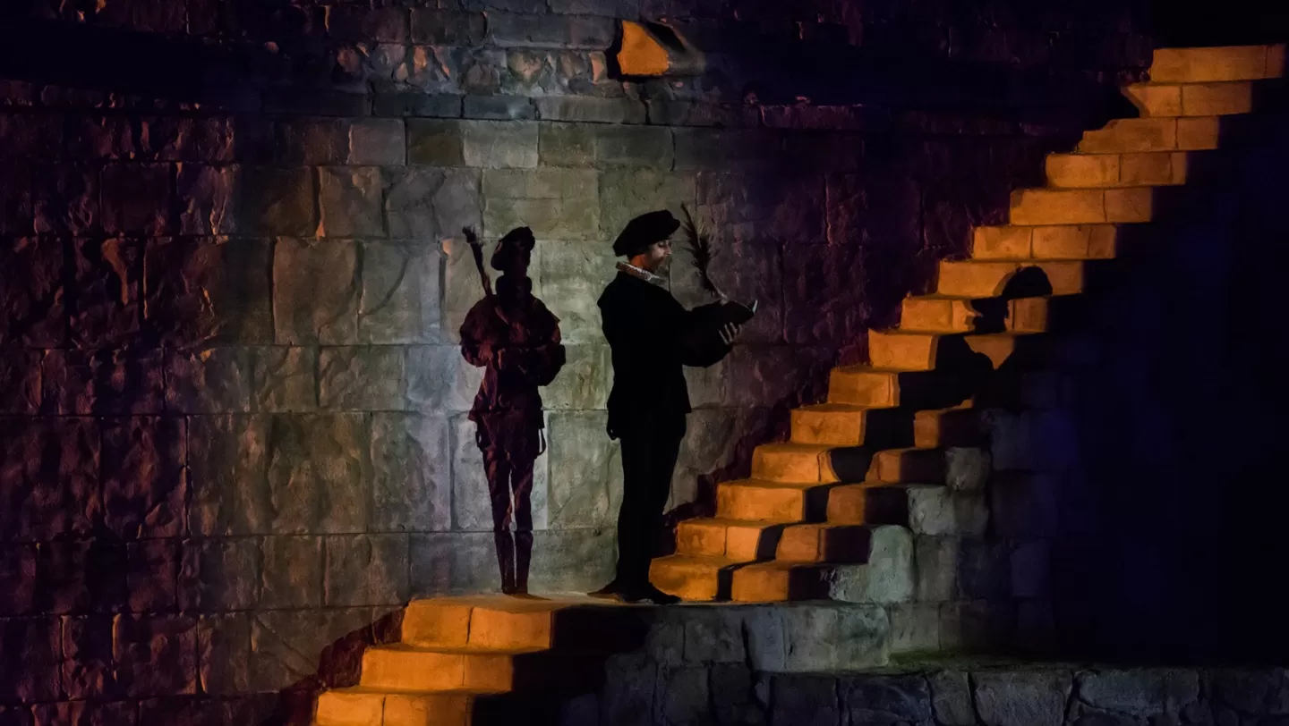 Cervantes en las escaleras de El Sueño de Toledo