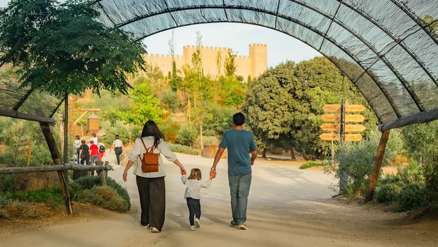 Familia en Puy du Fou España