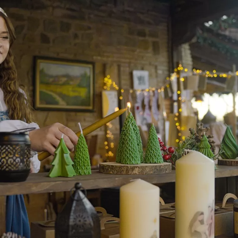 Velas aromáticas en el mercadillo navideño