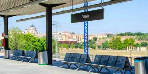 Tren + autobús desde Toledo a Puy du Fou España