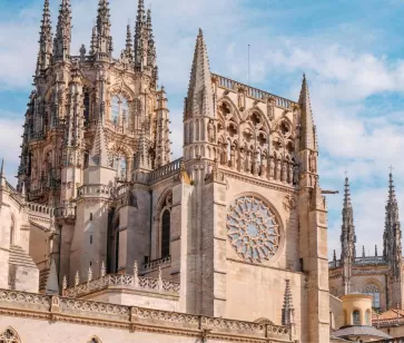 Algo está llamando a los héroes de la Historia